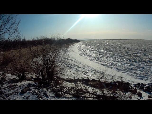 Осенний ледоход на реке Амур