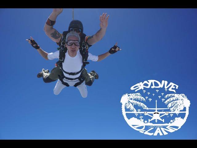 Oscar liked Skydiving!