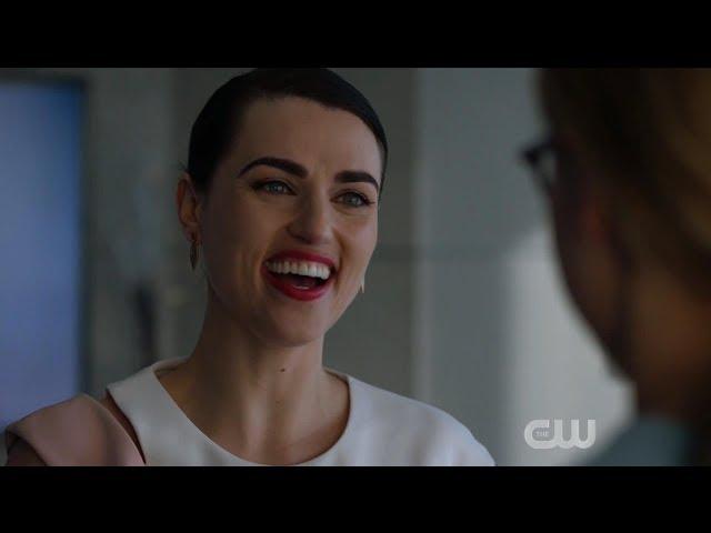 Supergirl 5x13 Lena trusts Supergirl (Alternate Timeline)