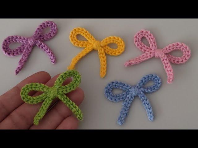 Crochet Bow Tutorial for Christmas Wreaths & Gift Wrapping | Easy Crochet Patterns for Beginners