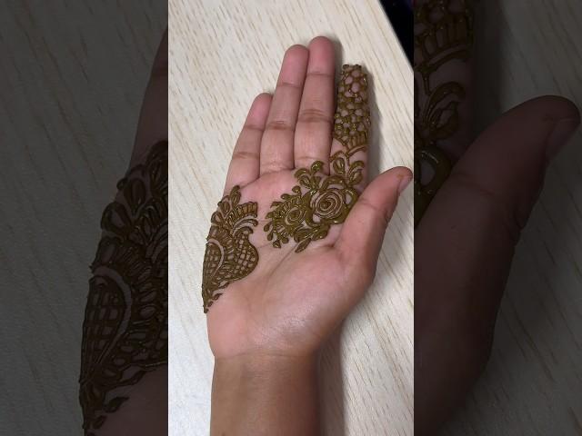 JENNY'S MEHNDI ART IS SO AWESOME!