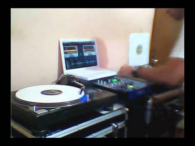 DJ ANDERSON SANTAROZA  - Dance music é no vinyl!!!