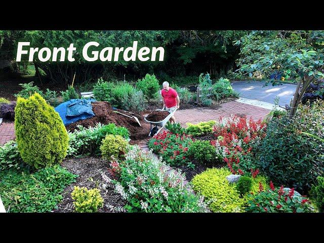 Touring the Front Garden – Fresh Mulch & Flower Power