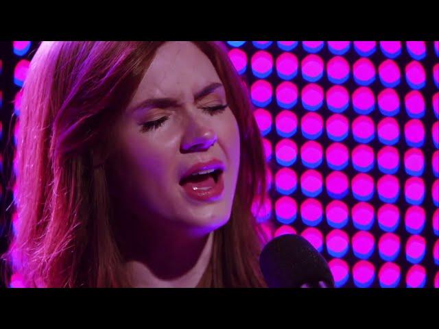 Selfie (2014) HD: Karen Gillan singing a cover of Chandelier as Eliza Dooley + The Wind and The Wave