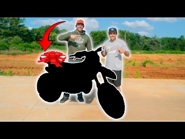 Travis Pastrana Gave Me His RARE DIRTBIKE…