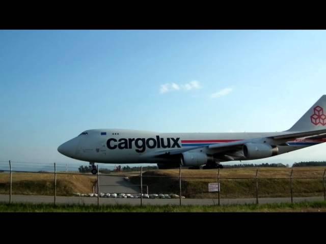 Cargolux  Boeing 747-400F in KOMATSU Airport (KMQ/RJNK)