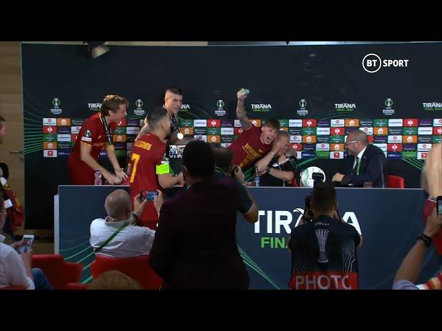 José Mourinho's press conference gatecrashed  | Roma players celebrate UECL triumph with the boss!