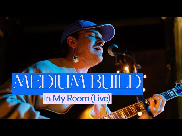 Medium Build - In My Room (Live) | Indies Keeping Secrets Brussels