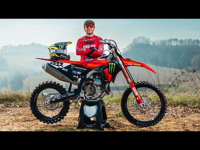 Dirt Shark | DUCATI x CAIROLI