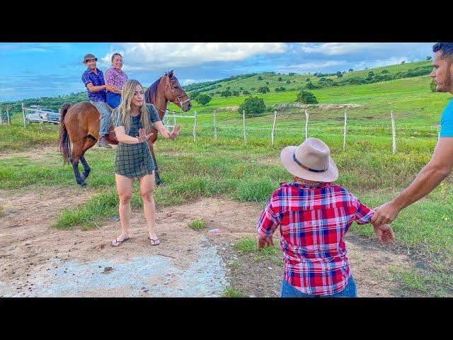 SOBRINHA DE PILILIU FOGE COM O VAQUEIRO NO CAVALO | PILILIU DA RESENHA