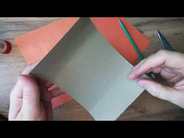 Самая простая поделка из цветного картона и цветной бумаги. Новогодний фонарик.