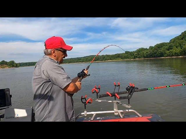 Let me show you the EASIEST WAY to Catch Catfish on the Ohio River