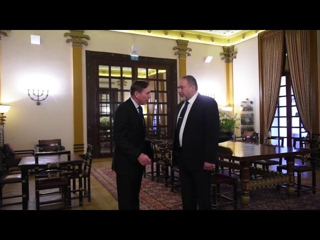 Avigdor Liberman meets former US General David Petraeus