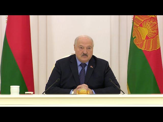 Лукашенко: Вам для начала замечание! Вы меня поняли? // ВНС: кому нельзя мешать и когда заседание?