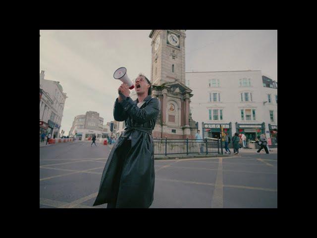Romain Axisa - The Radios Killed The Blues (Official Video)