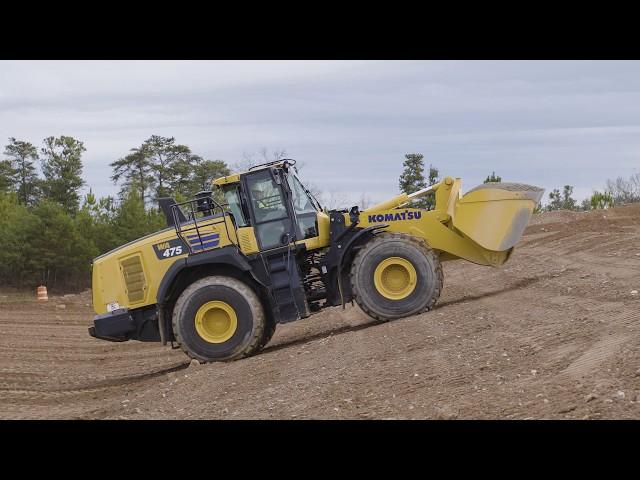 Komatsu WA475-10 work equipment controls