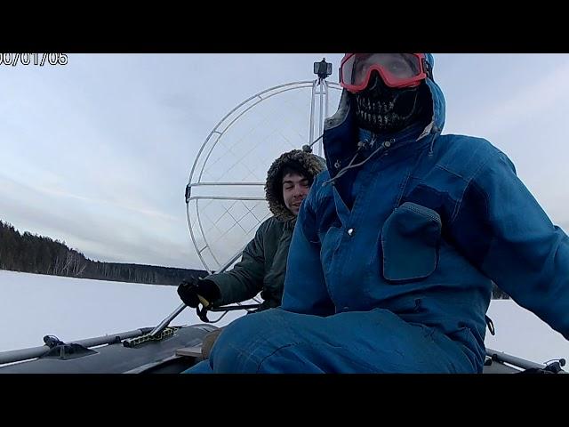 Аэролодка Манёвр на рыхлом снеге.