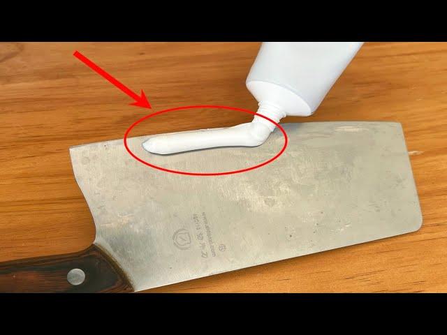 Apply toothpaste to the kitchen knife. I didn't expect it to be so powerful. Every household can use