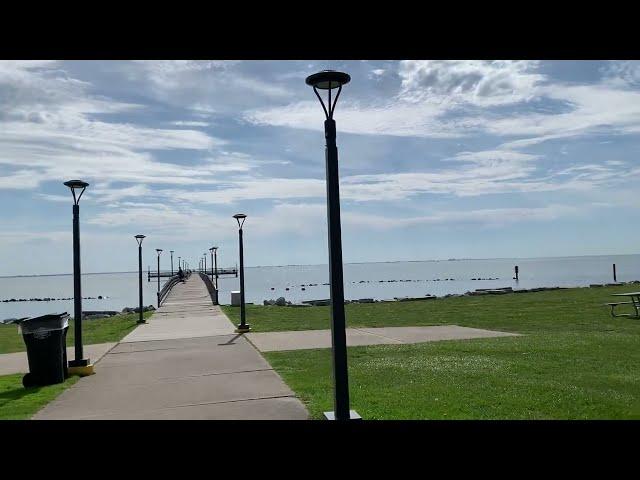 Let’s walk @ Brandenburg Park, New Baltimore, Michigan, USA