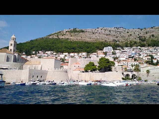 Dubrovnik, a short cruise on the Adriatic with a panoramic view of the city