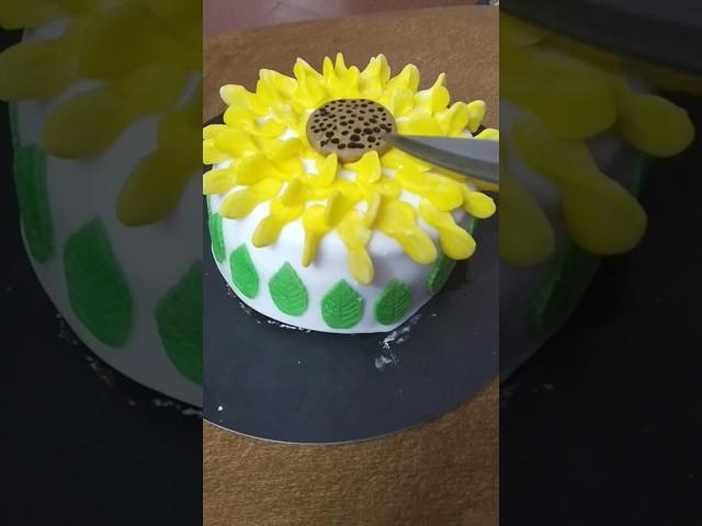 Sunflower fondant cake#different cake#flower fondant cake#colourful fondant cake#birthday fondant