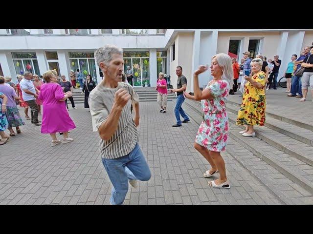 17.08.24г..."Я Пьянею от Любви"... В. Могилатов... в Гомельском парке...