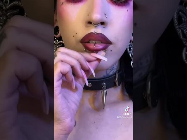 Changing my lip ring. Feat. Bodyj4you  #piercing #piercings