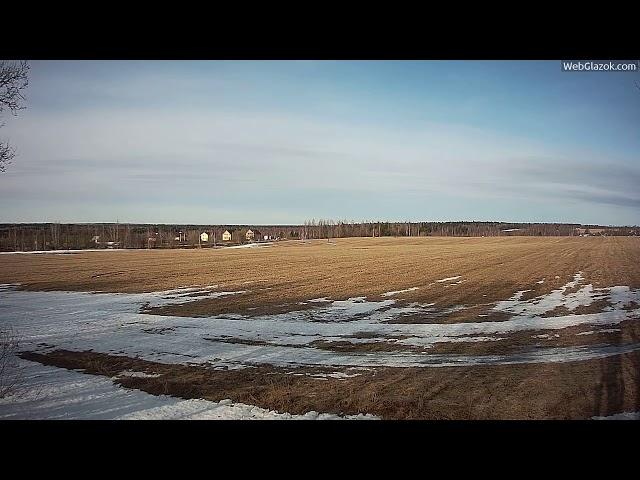 В поле тает снег, ускоренная съёмка (timelapse)