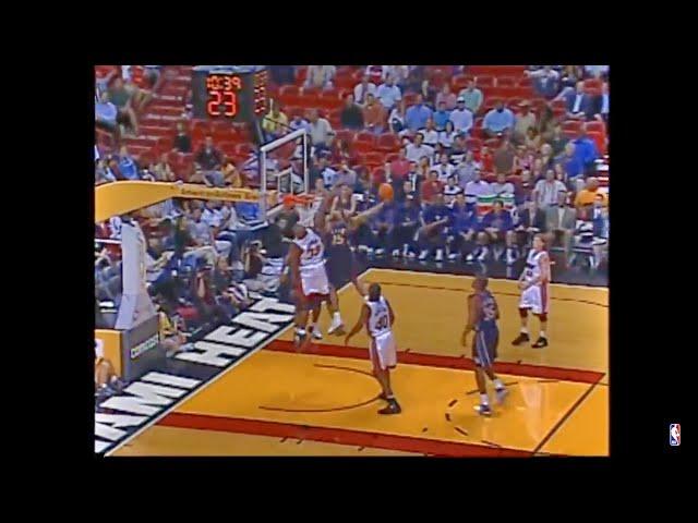 Vince Carter Posterizes Alonzo Mourning