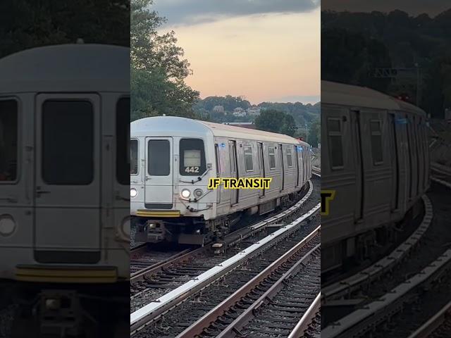 R44 Train Staten Island railway nyc #nycsubway #mtasubway #train #trains #statenislandrailway