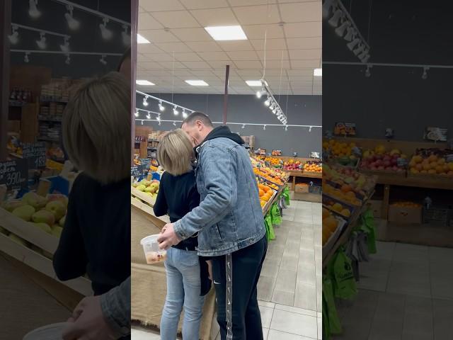 Поцелуй от покупателя #юг #юмор #прикол