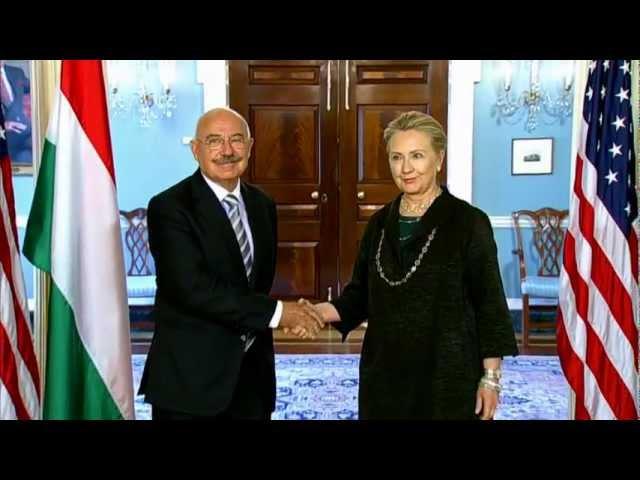 Secretary Clinton Meets With Hungarian Foreign Minister Martonyi