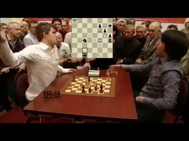 SHOCKING BLUNDER CHECKMATE IN ONE!!! MAGNUS CARLSEN LOSES TO TEIMOUR RADJABOV - BLITZ CHESS 2010