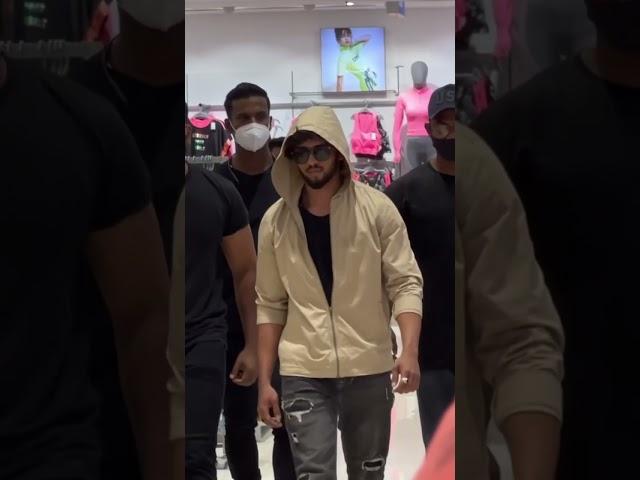 Celebrity with bodyguards prank | Fayizzibrahim #prank #viral #challenge #fayizzibrahim