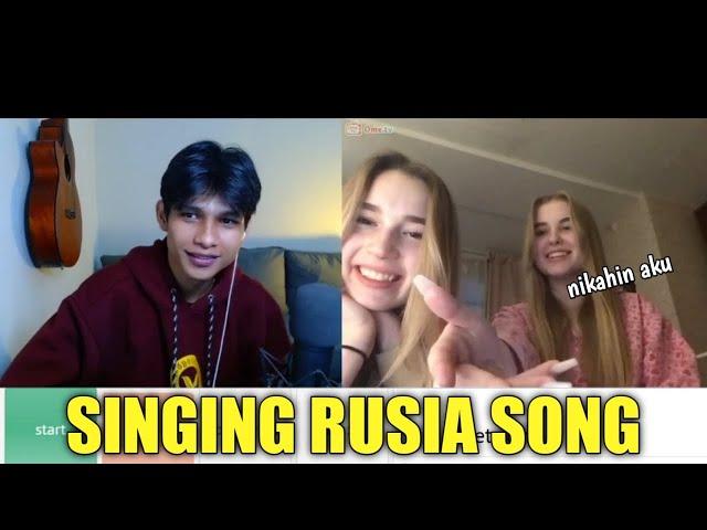 RANDY DONGSEU NYANYIIN LAGU RUSIA LAGI. BIKIN MEREKA TETKEJUT