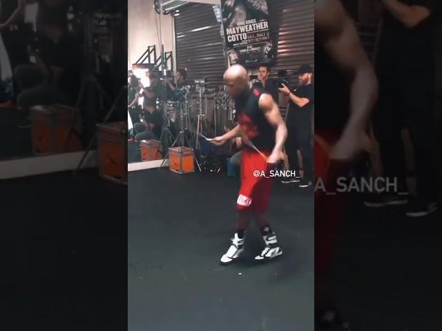 Floyd Mayweather shows his skills on the jump rope 