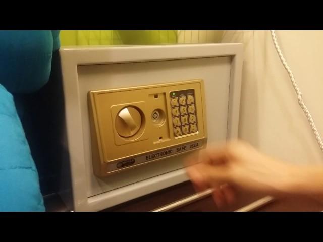 How to reset a password for a digital safe.