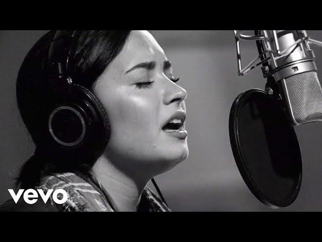 Demi Lovato - Stone Cold (Live In Studio)