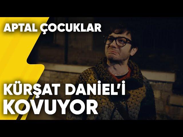 Kürşat Daniel'i Kovuyor | Aptal Çocuklar 6.Bölüm