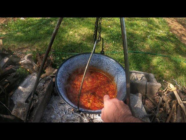 EPIC gulaš u kotliću! - Cooking in Vranić