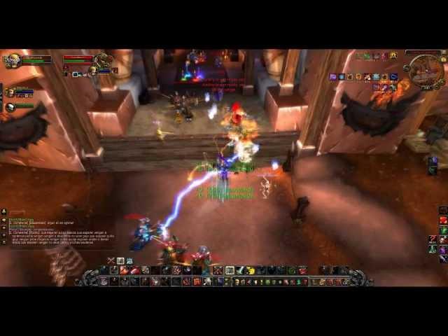 WoW Meowzie & Blondiiee vs 30-50 Hordes