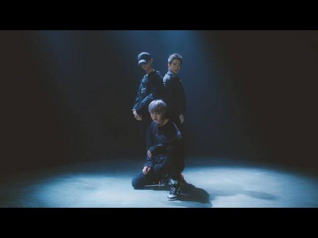 SEVEN​ STARS​ (YUNMIN/WOOCHUL/YONGKWON)​-ASTRONAUT​ IN​ THE OCEAN | Dance Performance