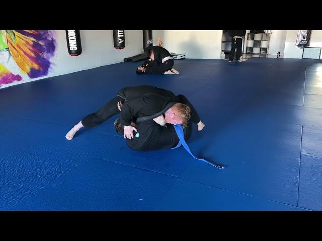 GI  Jiu jitsu ROUND w/ blue belt