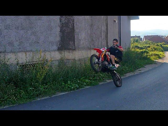 Young Mechanic Wheelies 190cc Pit bike