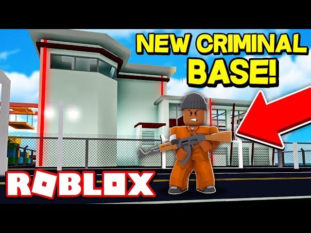 EXPLORING THE *NEW* CRIMINAL BASE!! (Roblox Mad City Season 2 Update)