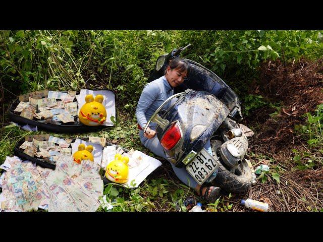 Poor Girl Picks Up Scrap | Girl Finds Large Sum of Money and Antique Motorbike in Landfill