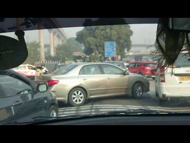 Dhaula Kuan Road Block for VIP Movement in Delhi - Who cares about Public