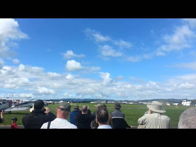 De Havilland Mosquito high speed low pass