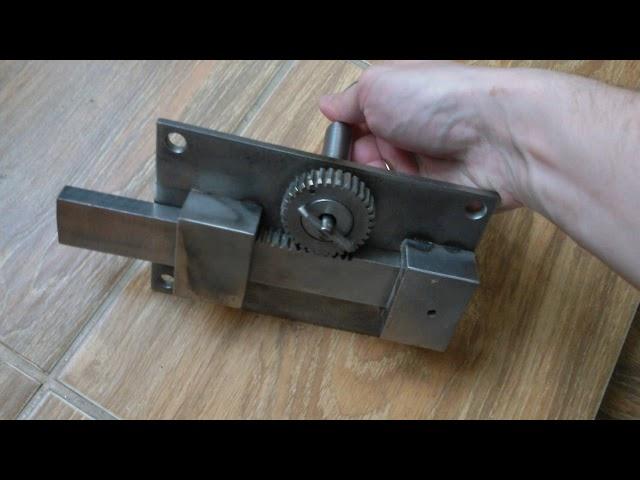 Замок гаражный. Garage door lock