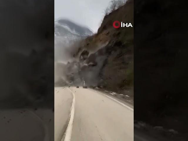 Ordu'da Heyelan Anı Kamerada!